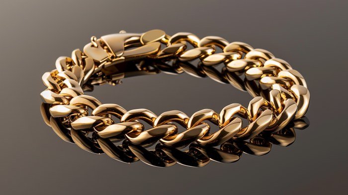 Refined Timeless Gold Cuban Bracelet